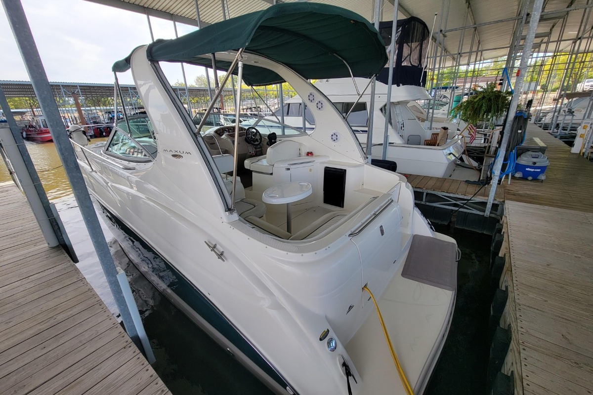 2003 Maxum 3100 SCR, 2