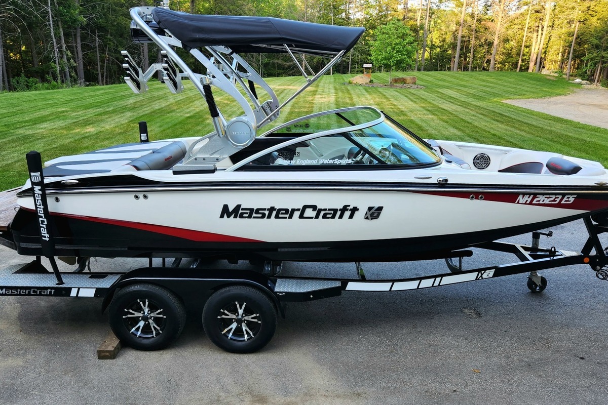 2015 MasterCraft X2 With Gen2 Surf System, 9