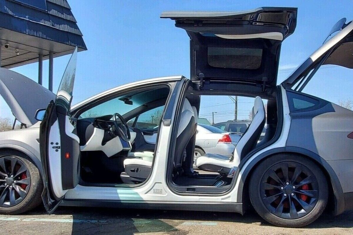 2020 Tesla Model X Long Range Plus, 3