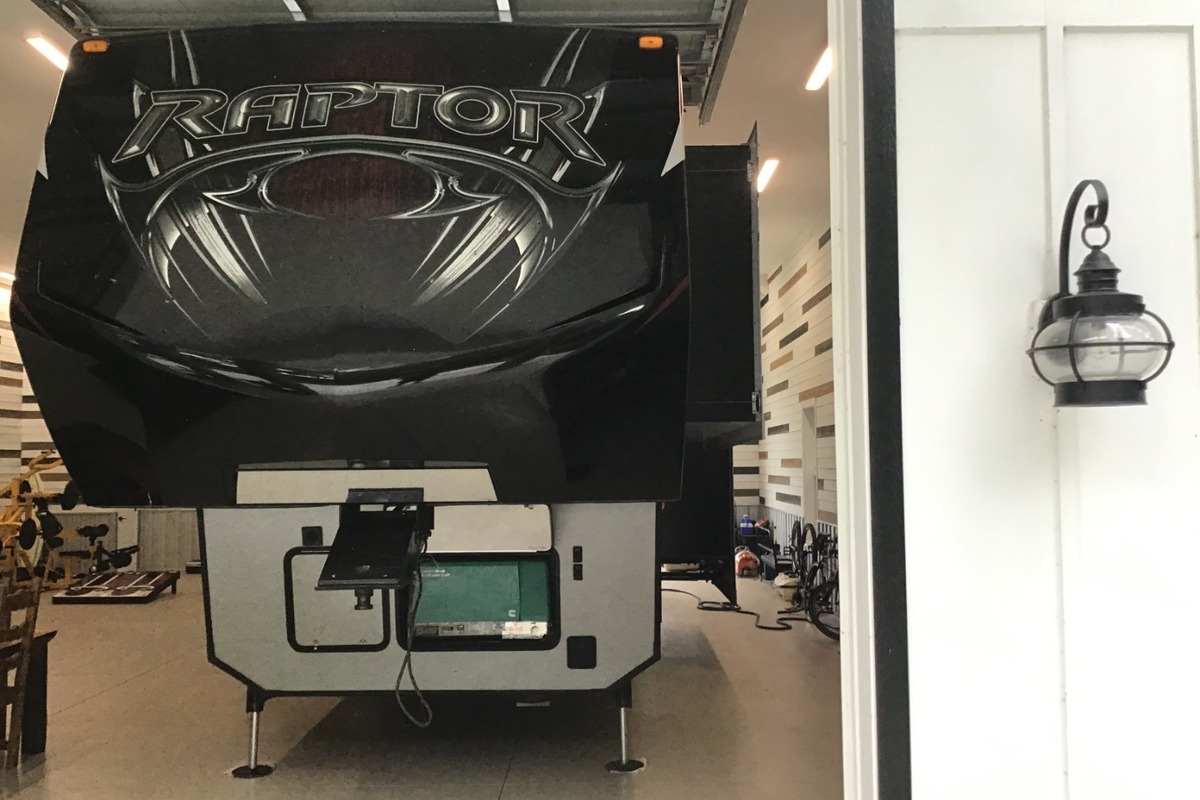 2014 KEYSTONE RAPTOR KING SUITE 332, 1