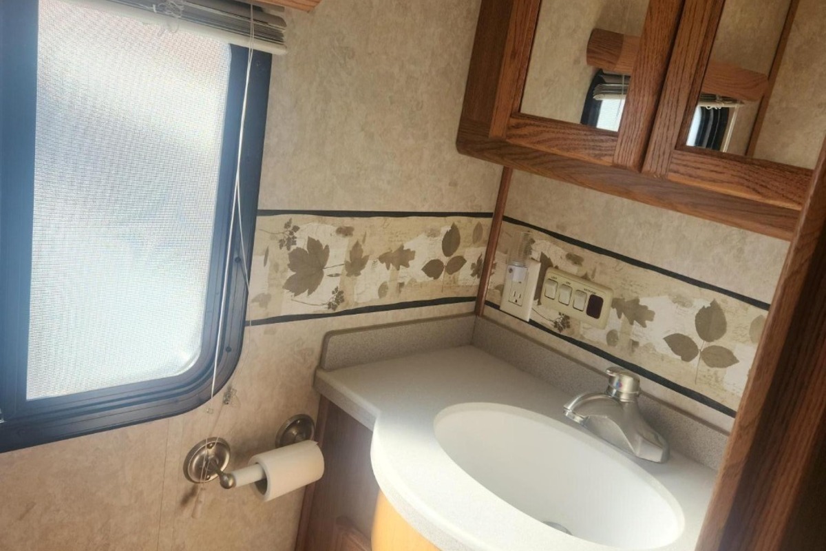 2005 Tiffin Allegro Bay 37DB 37DB, 18