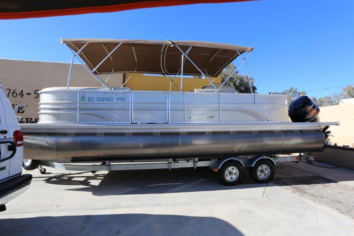 2016 Smoker Craft Sunchaser Eclipse 25, 2