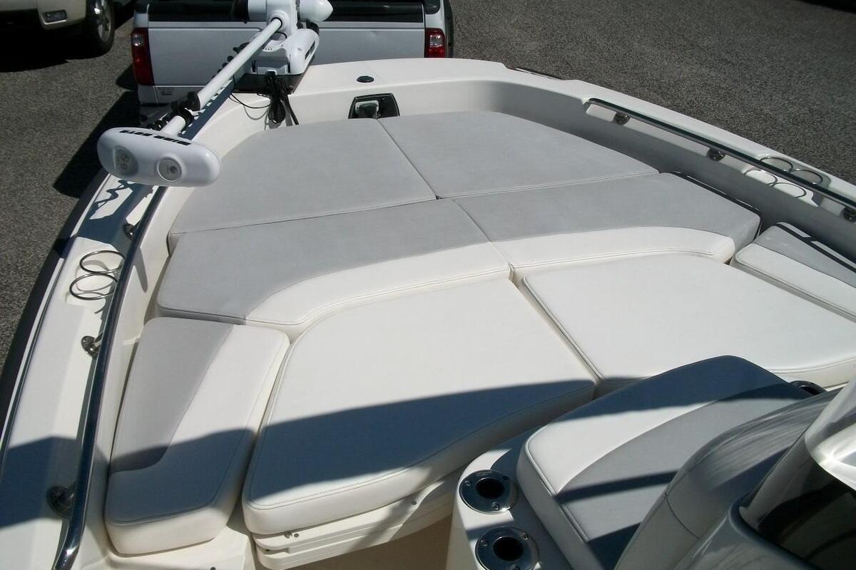 2014 Boston Whaler 210 Dauntless, 8
