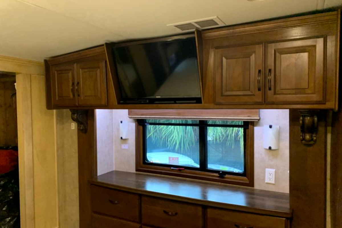 2014 DRV Mobile Suites Estates 38 RSB3, 8