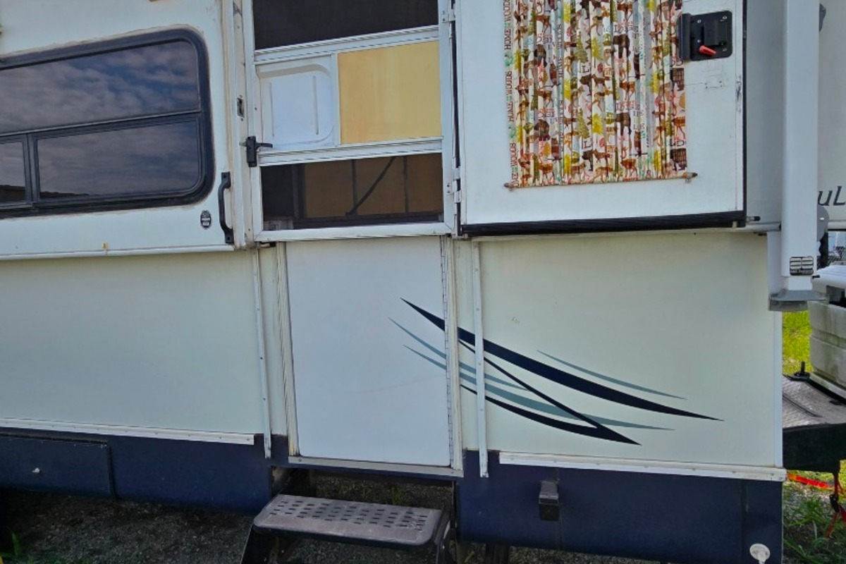 2009 Hi-Lo Towlite 27T, 3