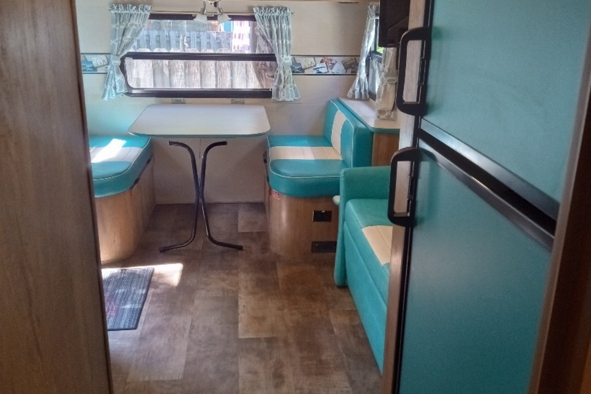 2016 Gulf Stream Vintage Cruiser 23RSS, 3
