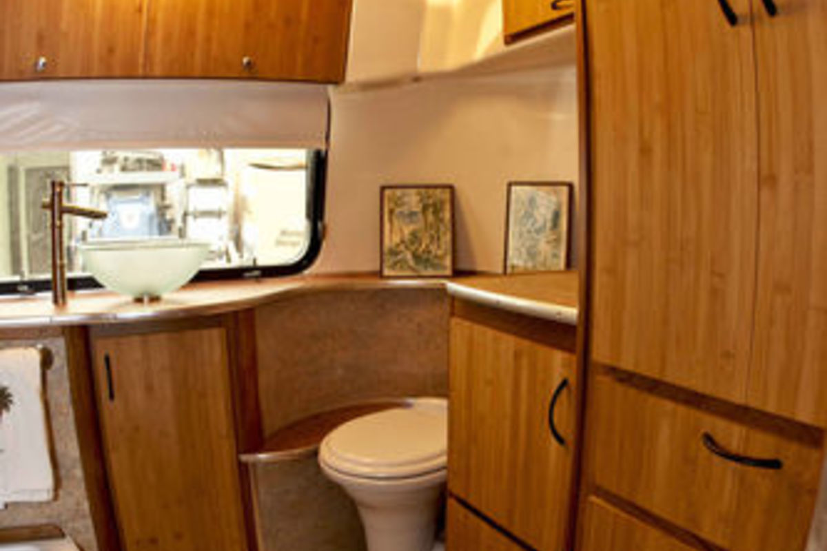 1970 Airstream Caravanner Land Yacht, 10