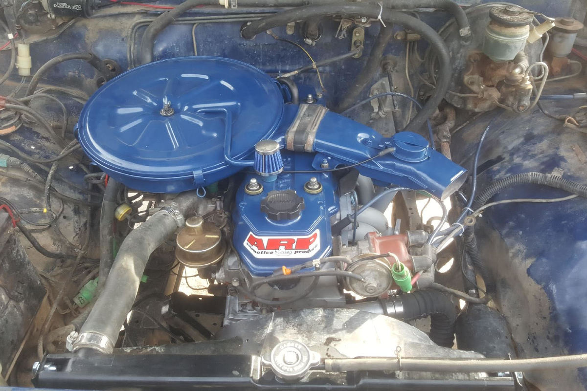 1985 Toyota Pickup rhinolined, 8
