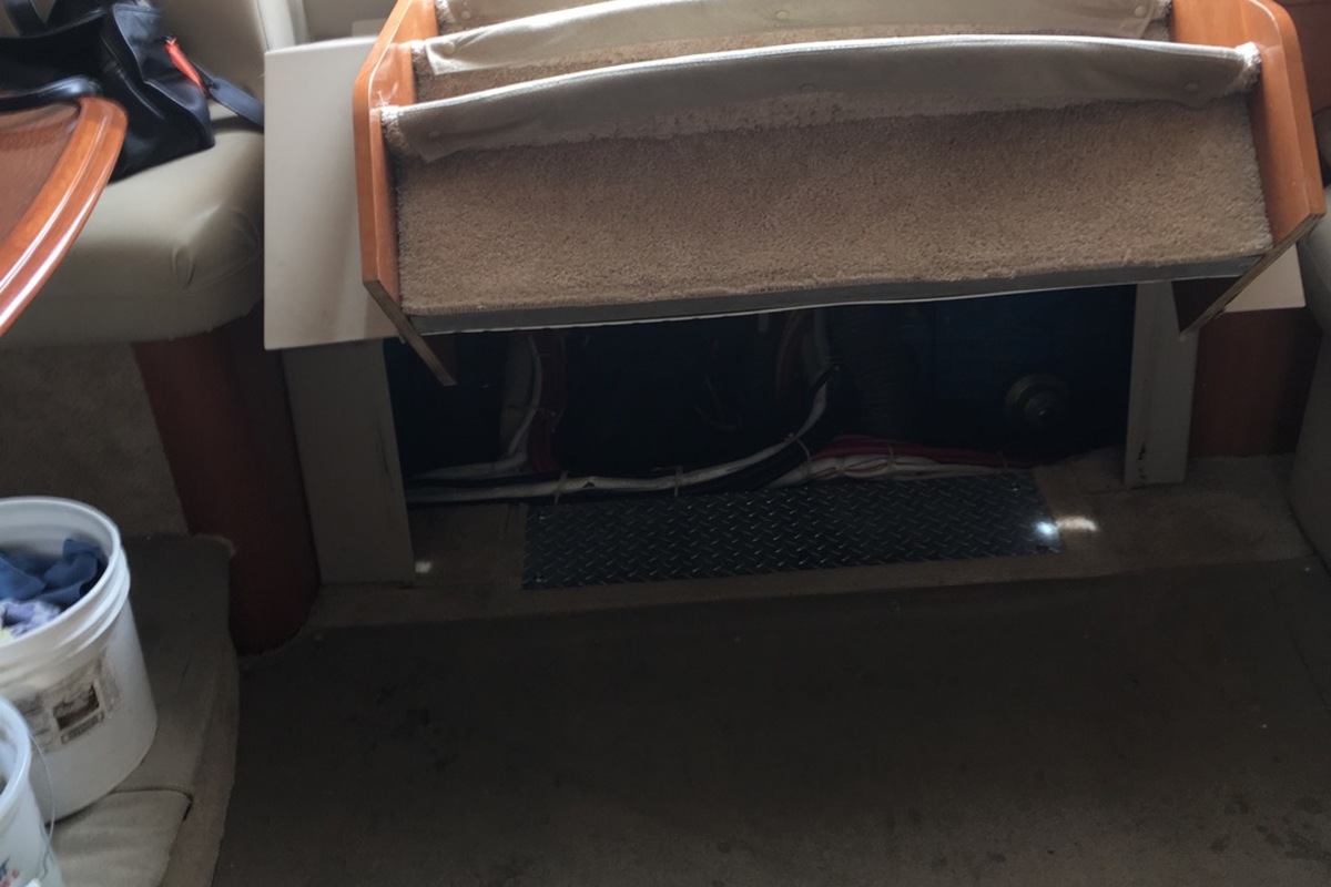 2006 Carver 36 Mariner, 7