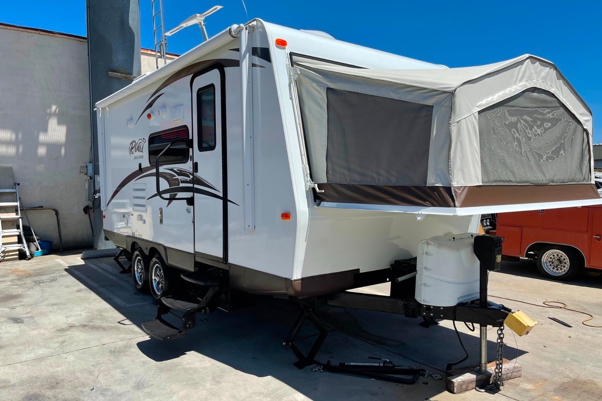 2015 Forest River RV Rockwood Roo 21SS, 3
