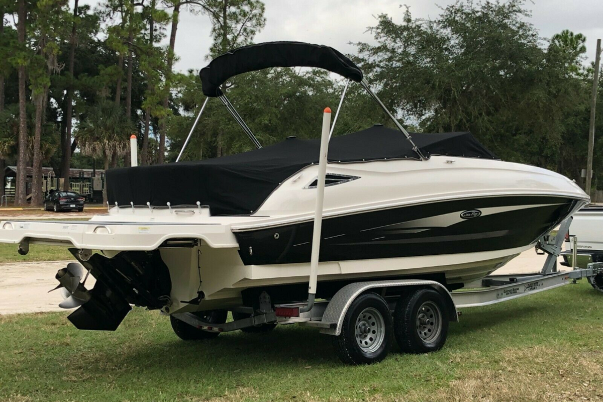 2015 Sea Ray 240 Sundeck, 4