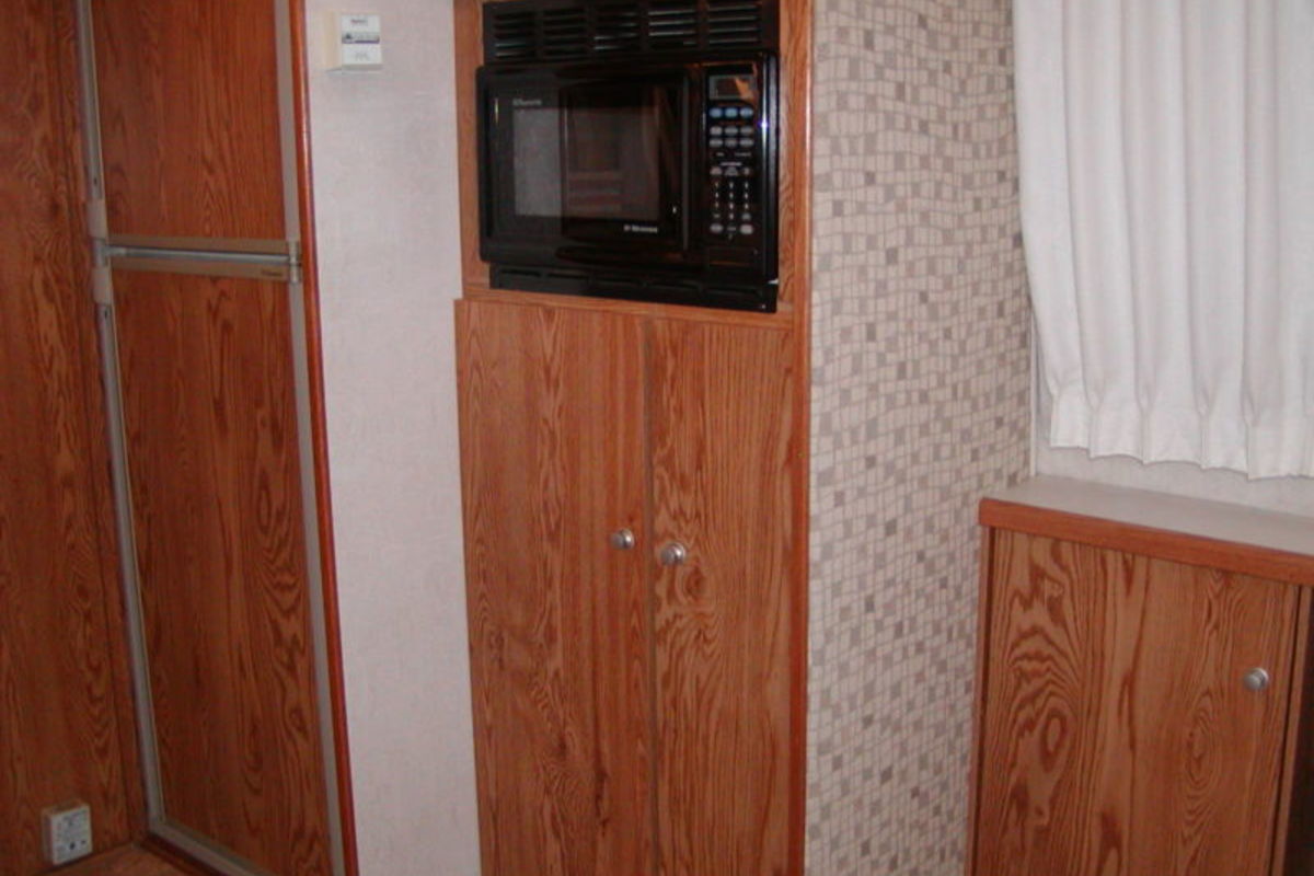 2001 Airstream Safari S-27B WB, 9