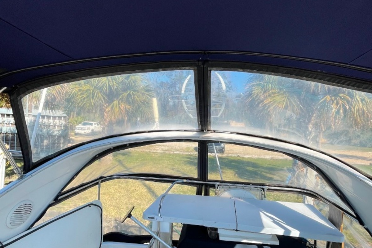 2002 Bayliner 3488 Command Bridge, 3