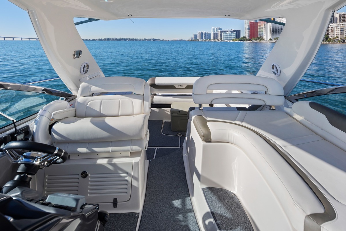 2012 Monterey 41 Sports Yacht, 18