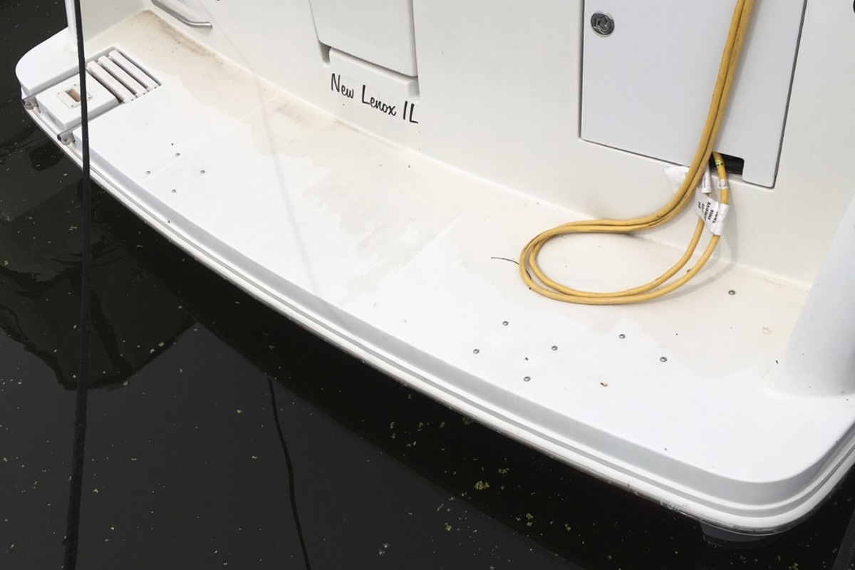 2006 Carver 36 Mariner, 4