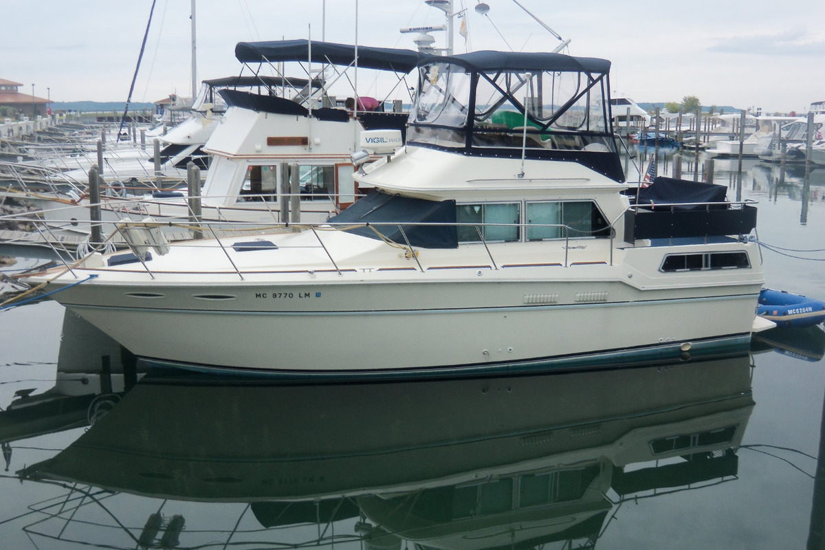 1984 Sea Ray 36 aft cabin, 0