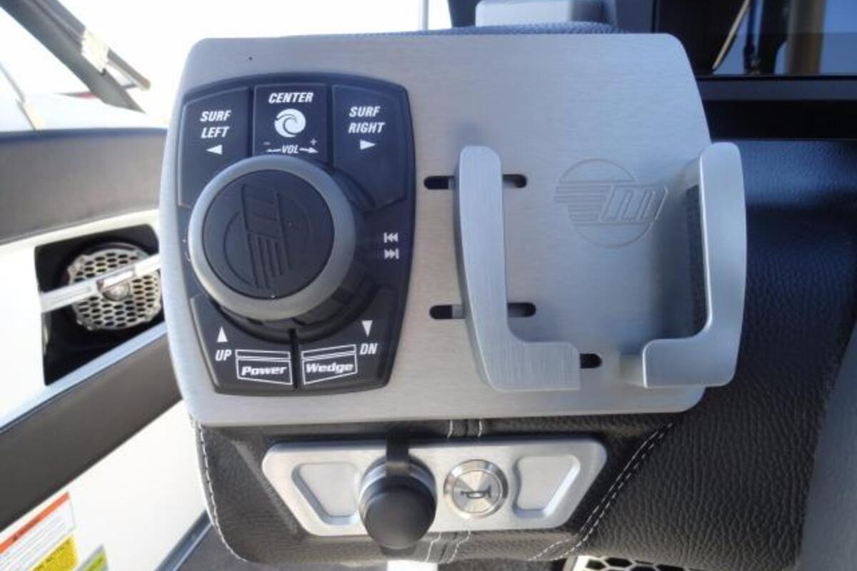 2016 Malibu Wakesetter 22 VLX, 11