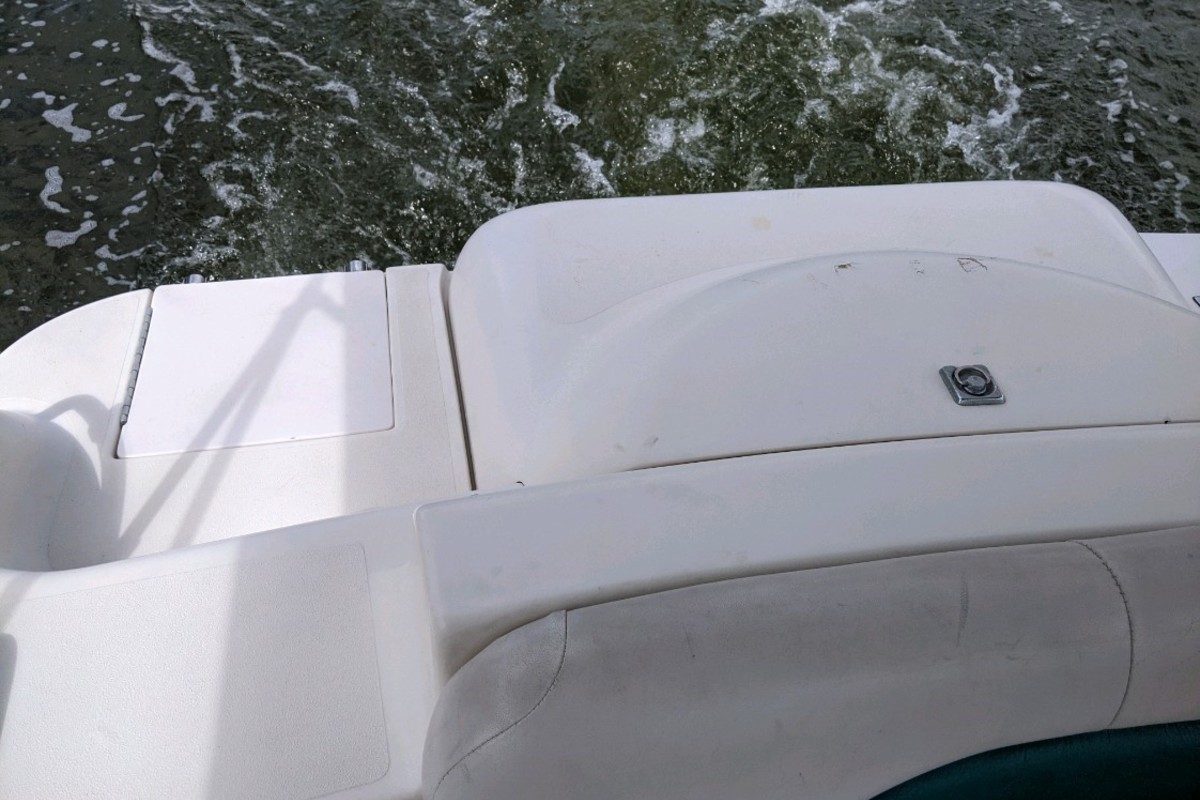 1998 Hurricane Fun Deck 232, 7