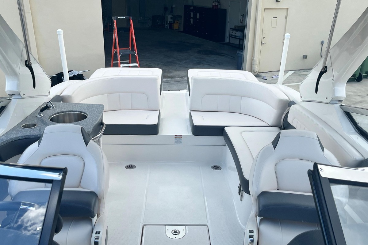 2016 Chaparral 277 SSX, 16
