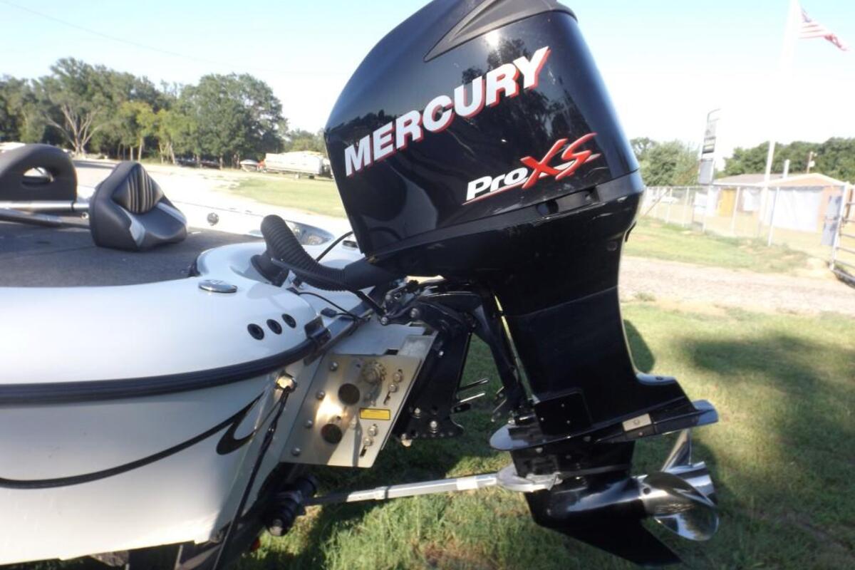 2012 Legend Boats Alpha 211 Dcx, 14