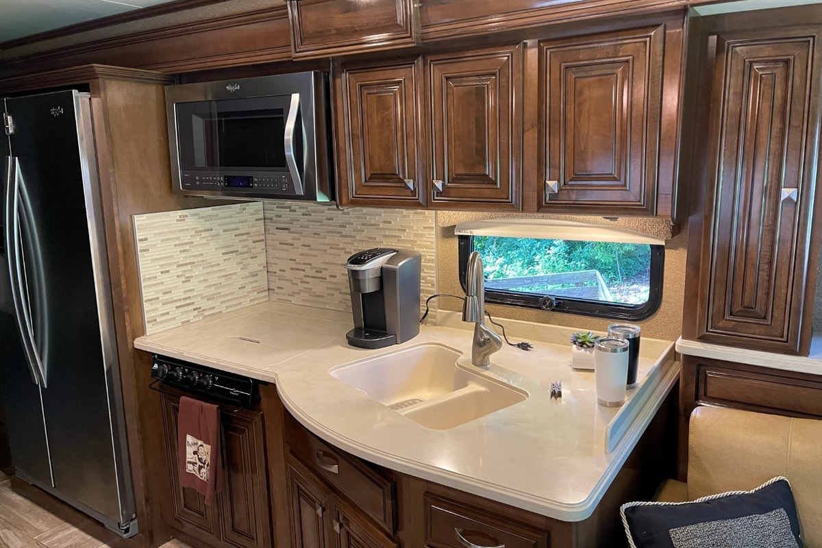 2016 Thor Motor Coach Venitian T42, 14