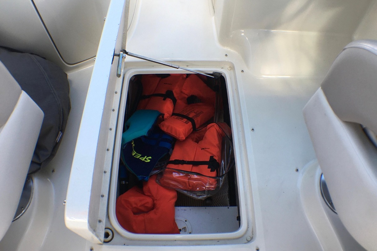 2004 Sea Ray 270 Sundeck, 17