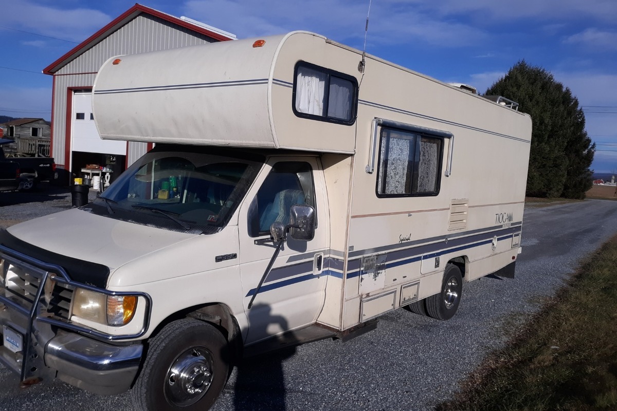 1992 Ford Tioga Standard, 2