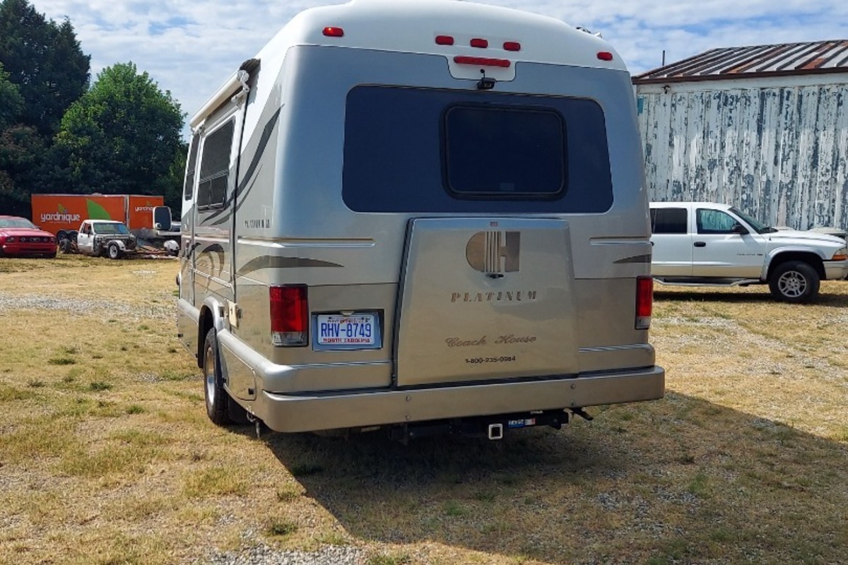 2005 Coach House Platinum 232XL, 3