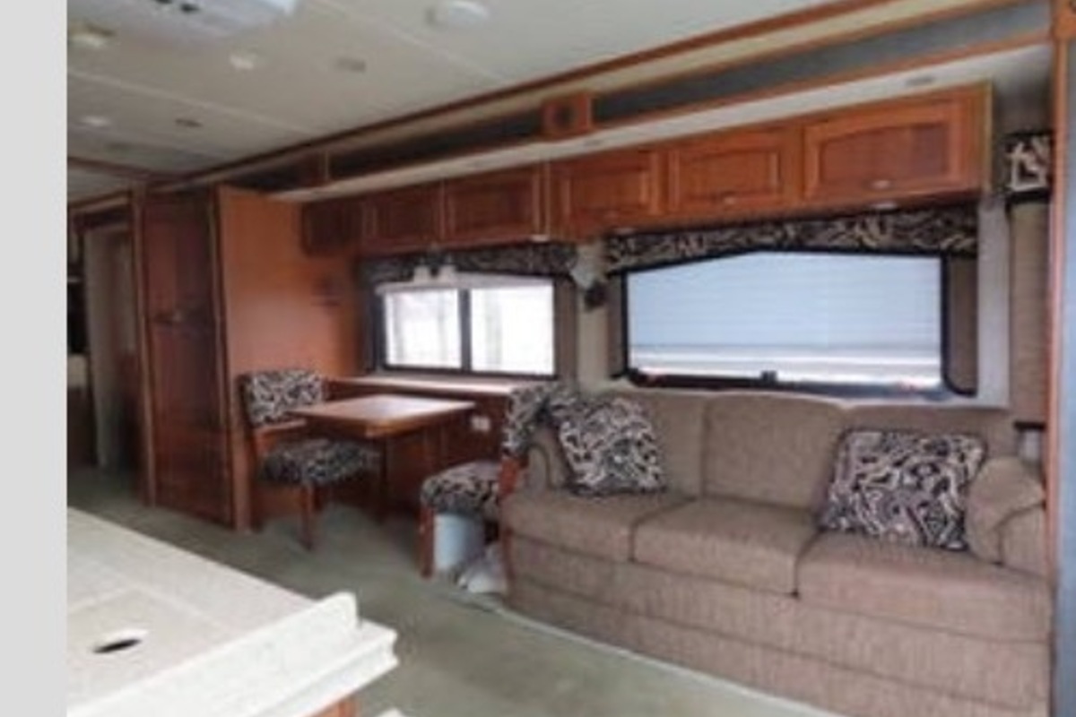 2009 Monoco Safari Simba M-30sFS, 9