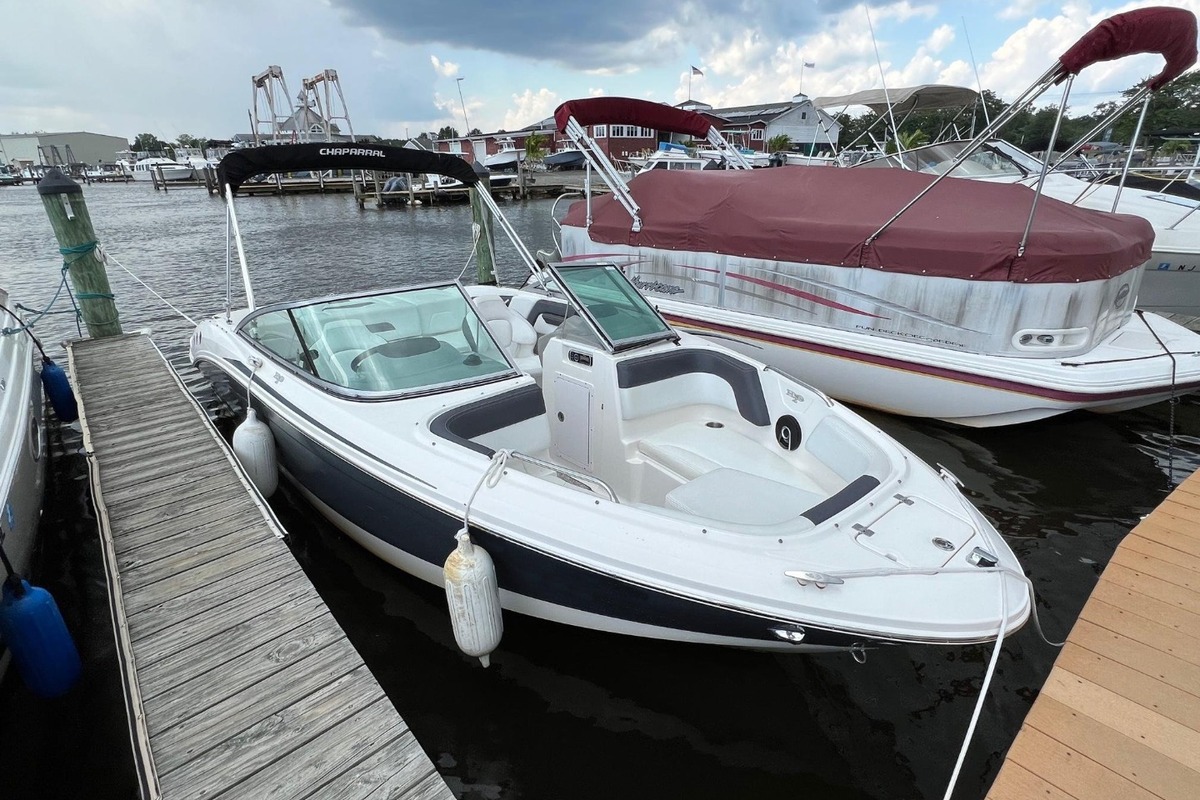 2015 Chaparral 21 Sport H20, 1