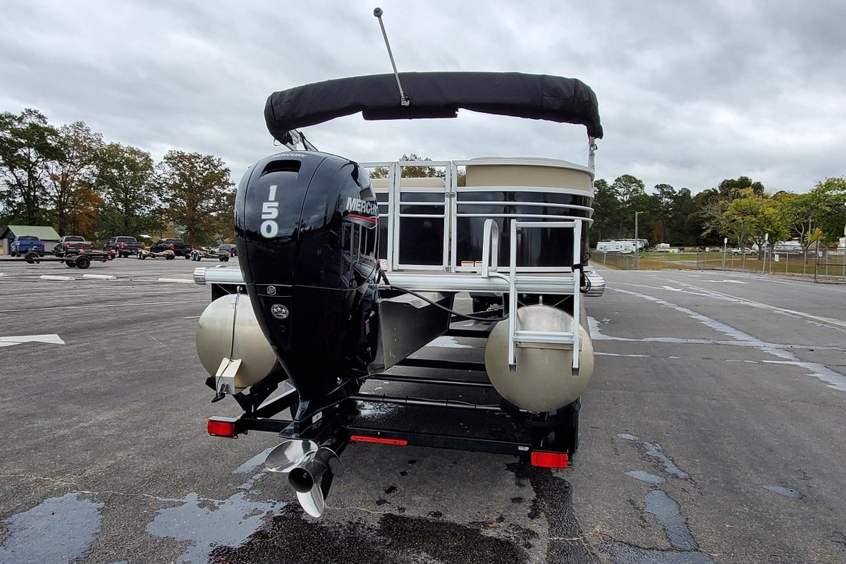2020 Sun Tracker 22' Party Barge DLX RF, 6