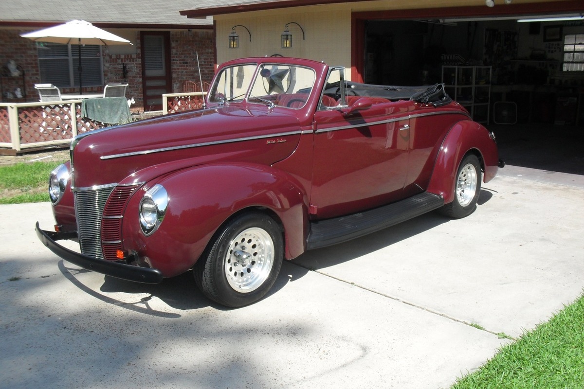 1940 Ford Deluxe Convertible, 7