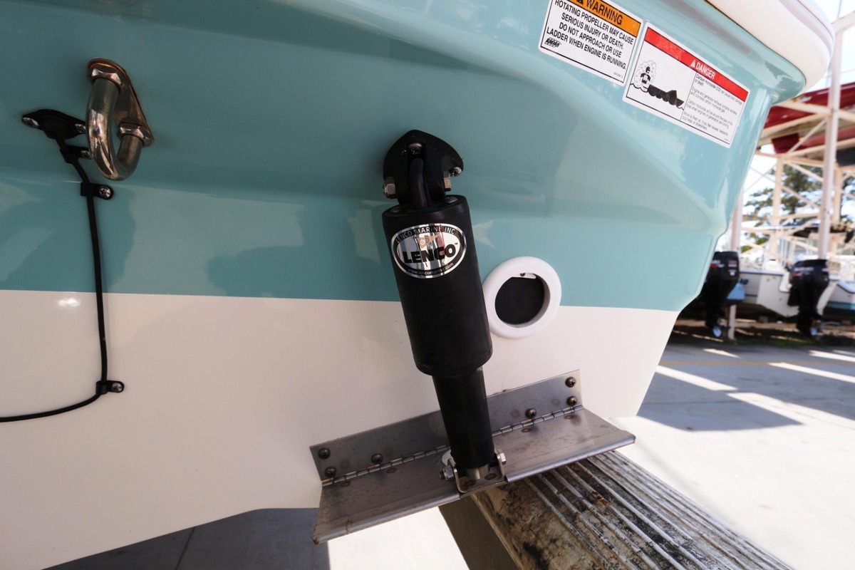 2015 Boston Whaler 240 Dauntless, 8