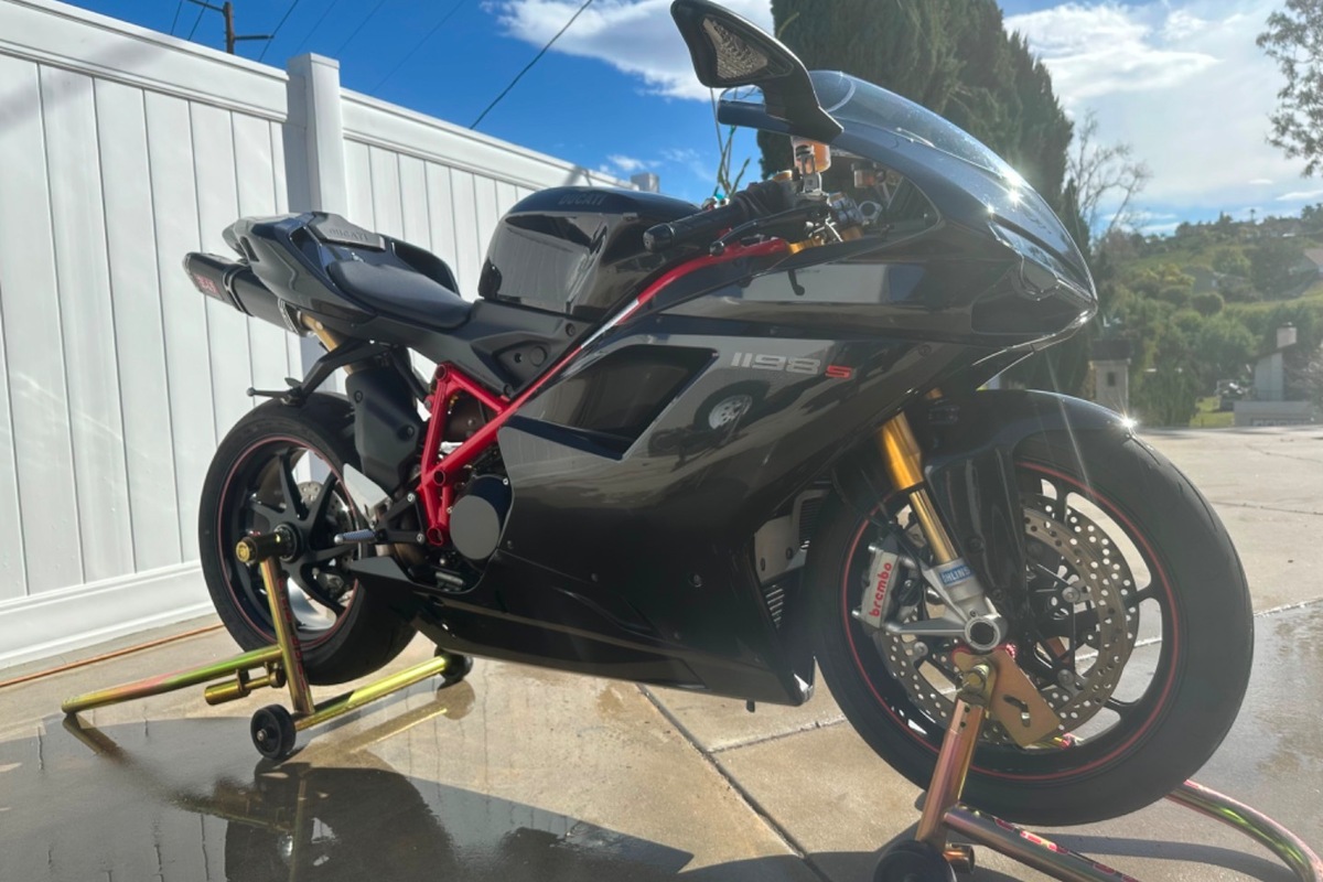 2010 Ducati 1198S, 1