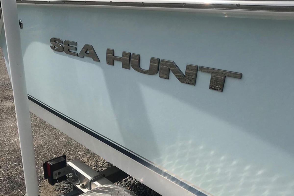 2014 Sea Hunt Triton 210, 10