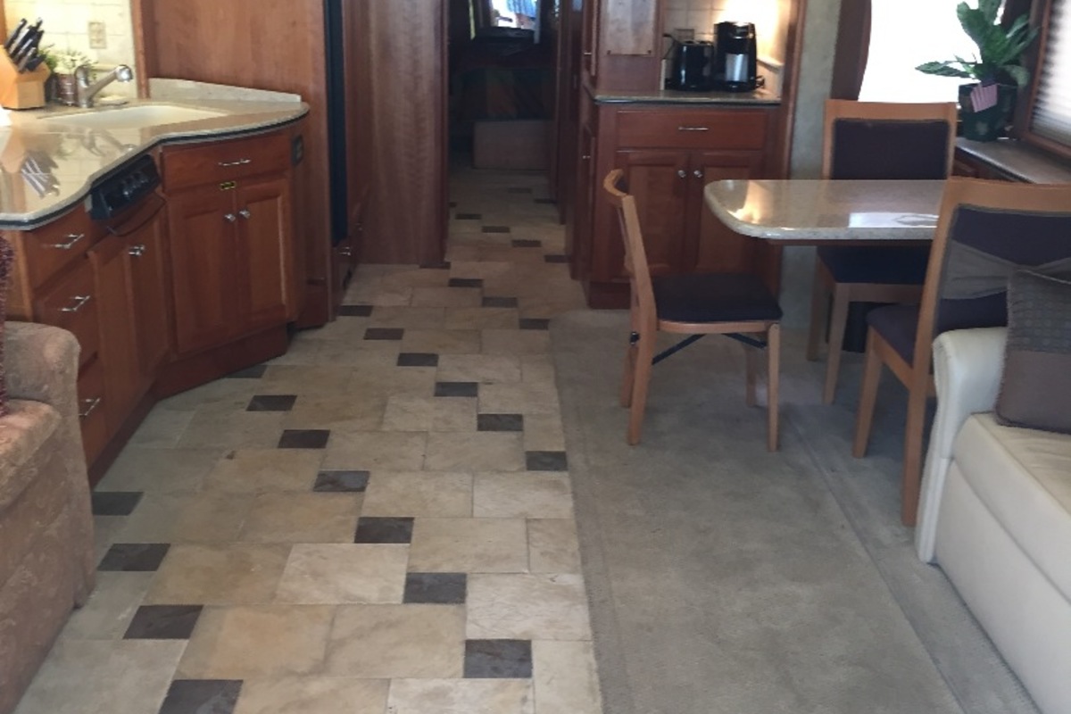 2007 Country Coach Allure Hood River Blue, 3
