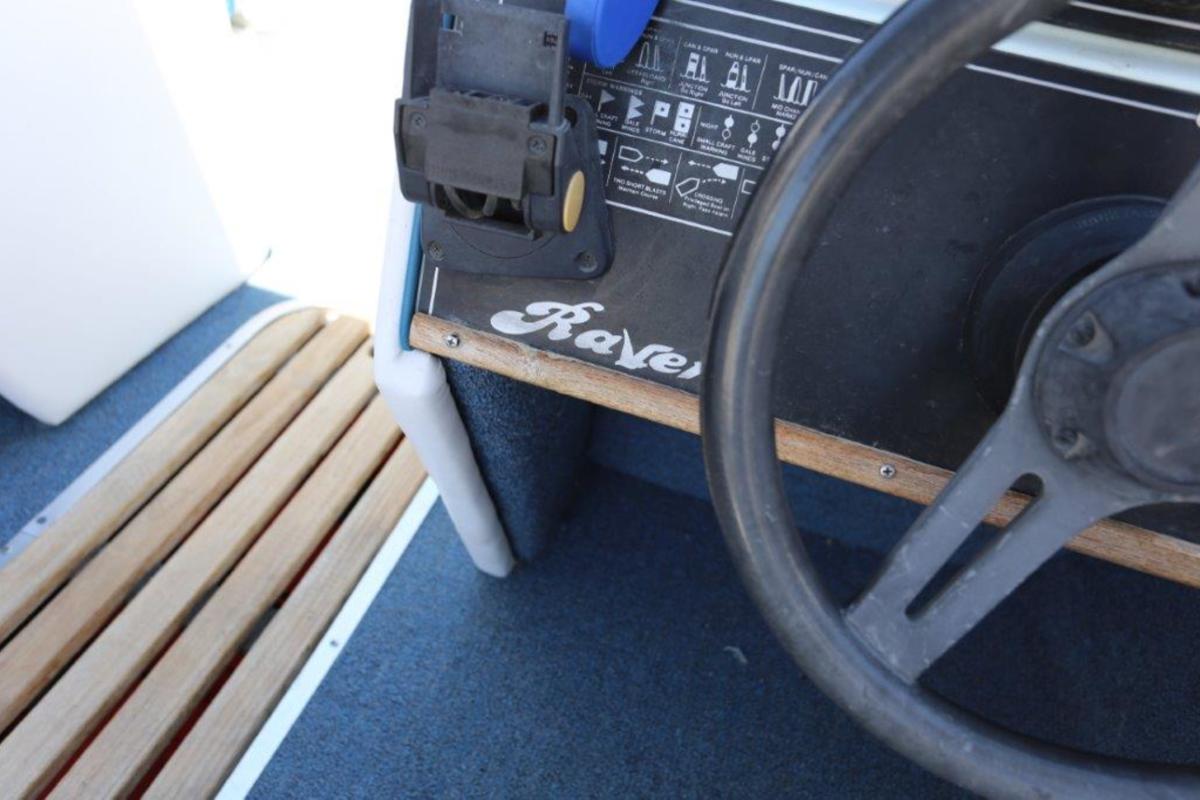 1988 Raven 190, 22
