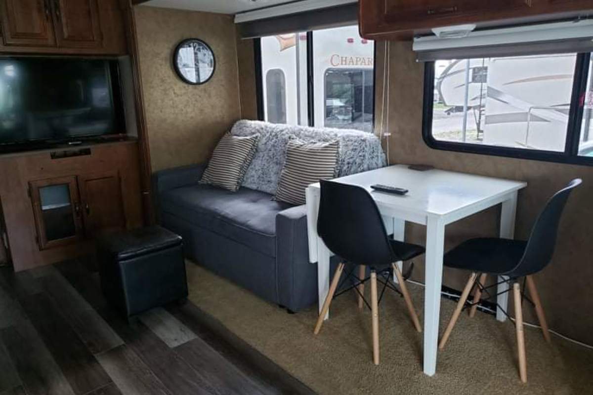 2011 Coachmen Mirada 35ds, 2