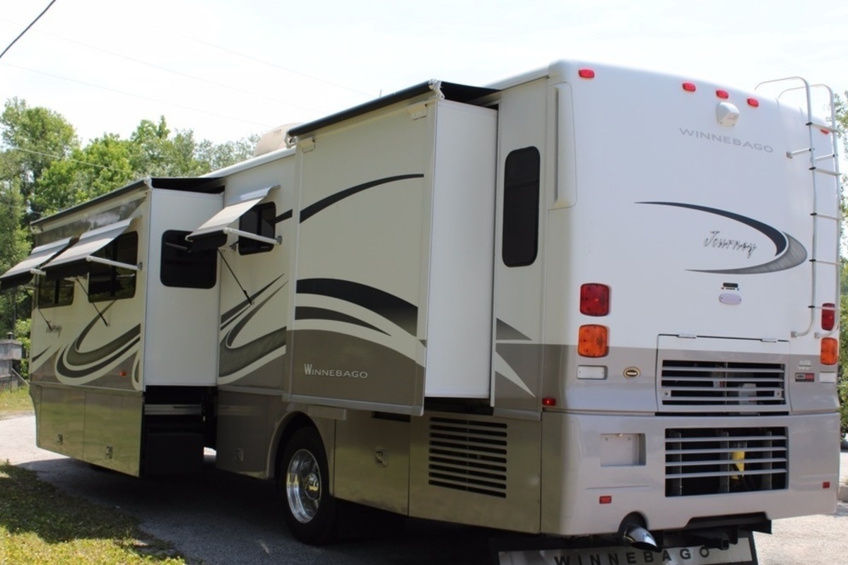 2005 Winnebago Journey 36G in Stockton, CA