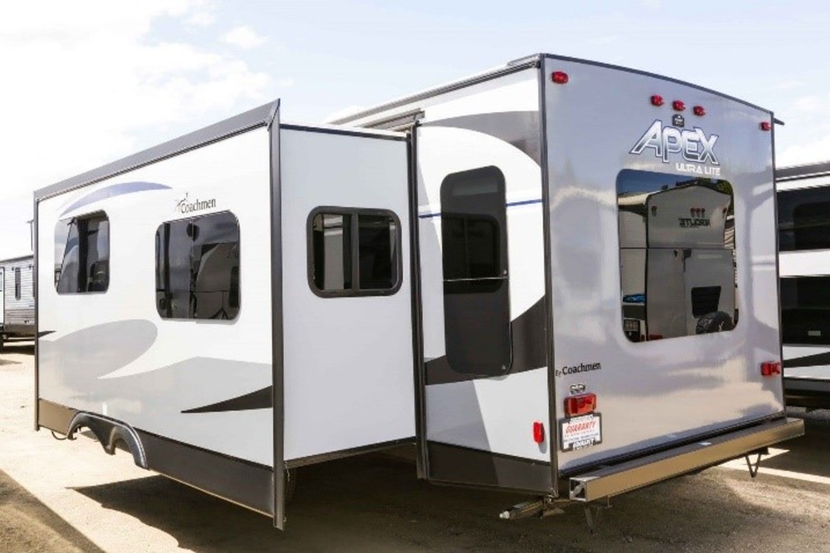 2017 Coachmen Apex Ultra-Lite 279RLSS, 2