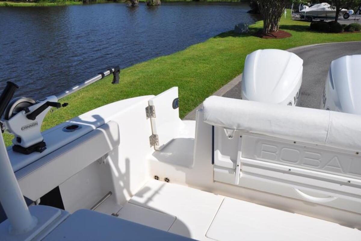 2017 Robalo R302, 8