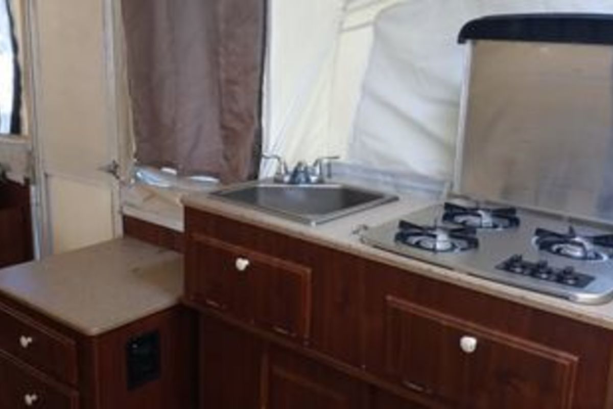 2010 Forest River Rockwood Premier, 9