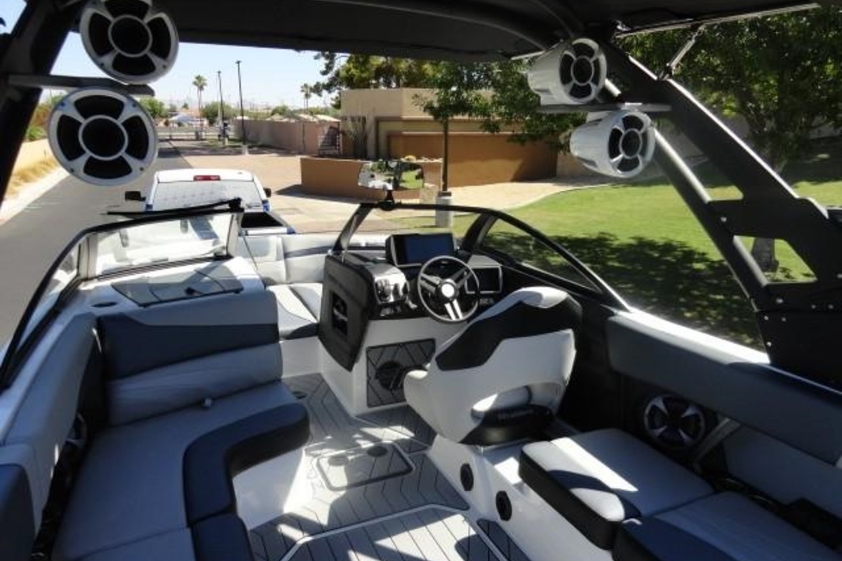 2018 Malibu 24 MXZ, 10