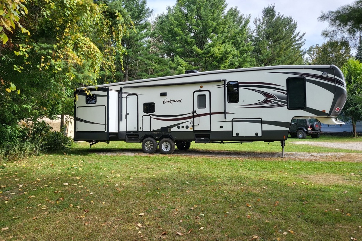 2016 Hartland Oakmont 375QB Quad Bunkhouse, 2