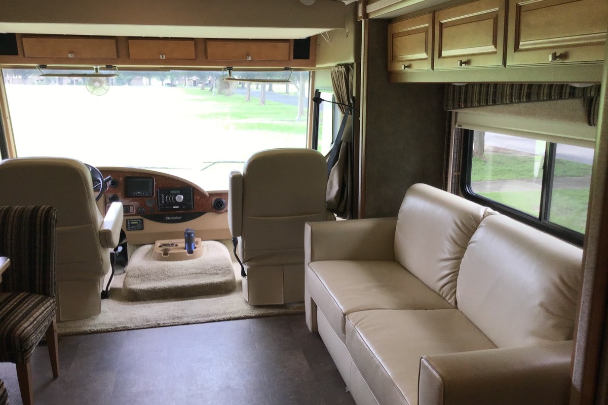 2014 WINNEBAGO ITASCA SUNSTAR 30T, 8