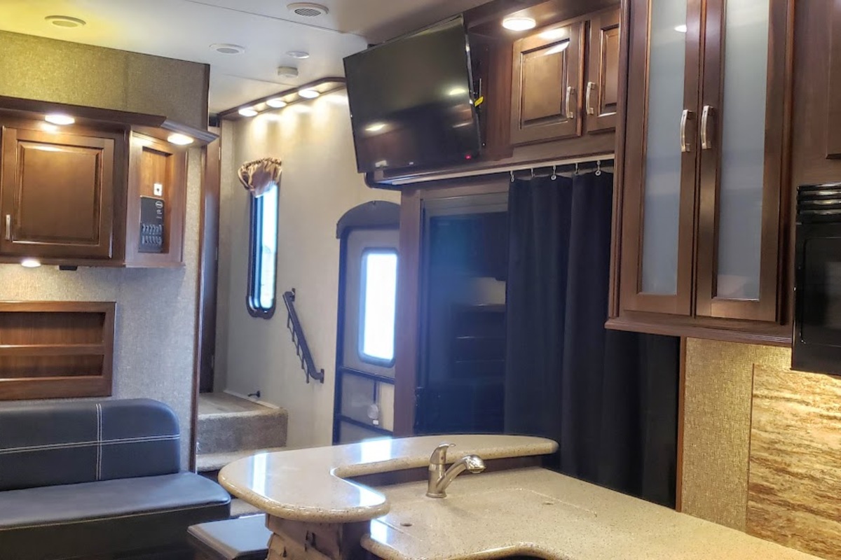 2015 Heartland Gateway 3700 PTB, 3