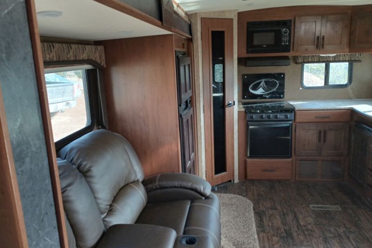 2017 Outdoors RV Mountain Series Blackstone 250 RKS, 11