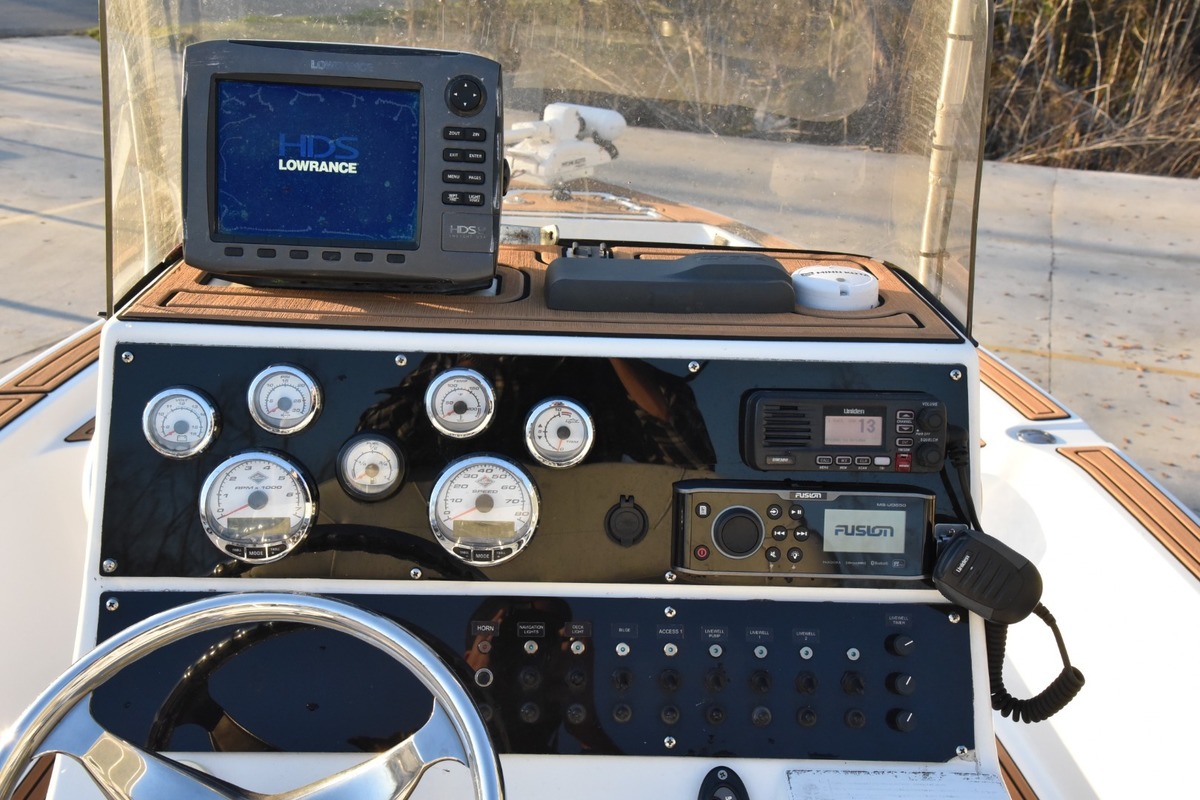 2013 Blazer Bay 2220 Fisherman, 34