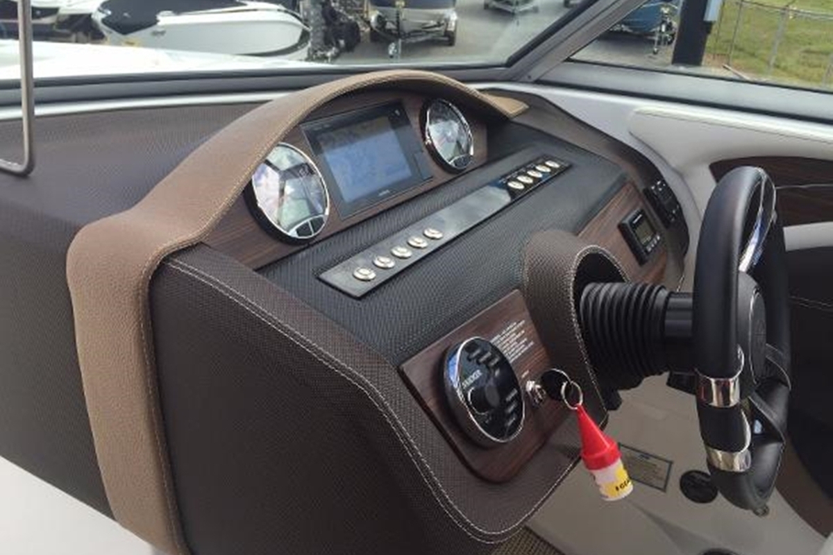 2016 Cobalt Boats A28, 10