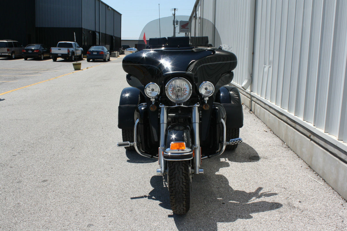 2009 Harley Davidson FLHTCUTG Tri Glide Ultra Classic Trike, 2